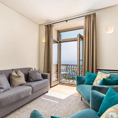 Albina Aparthotel *