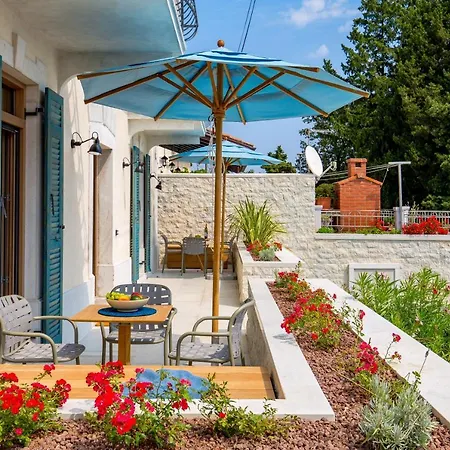 Hotel de apartamente Albina